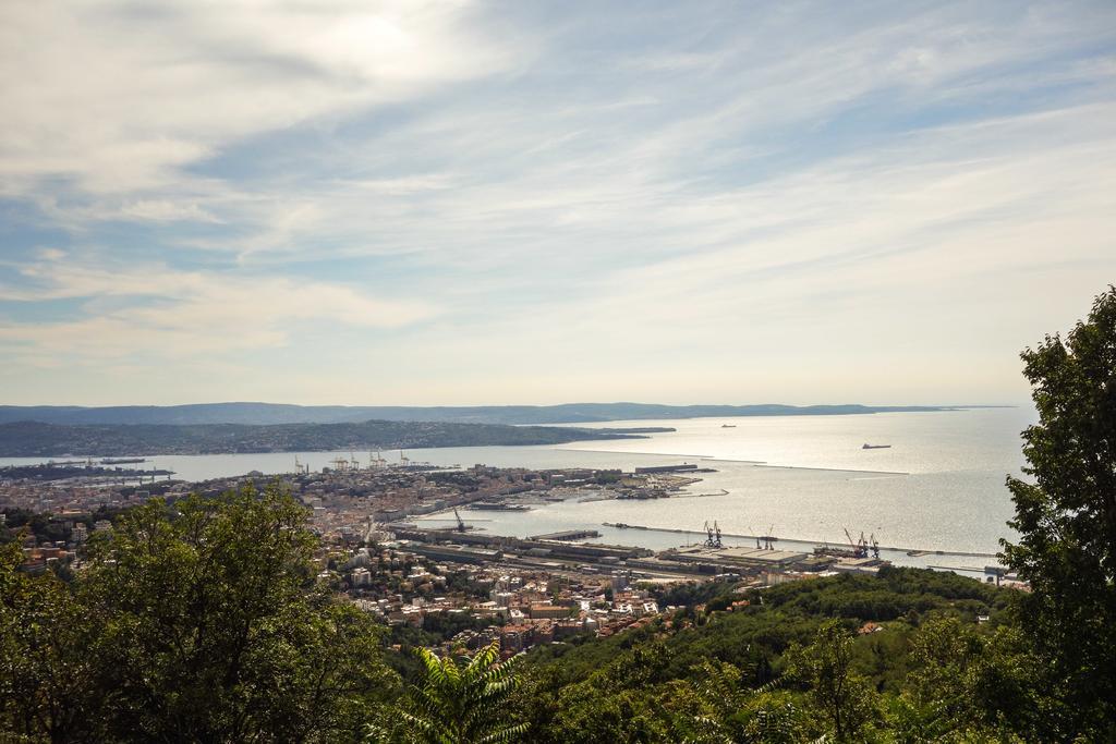 Casa Vacanze All'Angolo Terst Exteriér fotografie