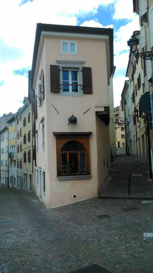 Casa Vacanze All'Angolo Terst Exteriér fotografie